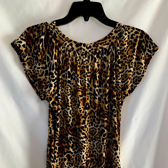 Animal Print Top - Picture 2 of 4
